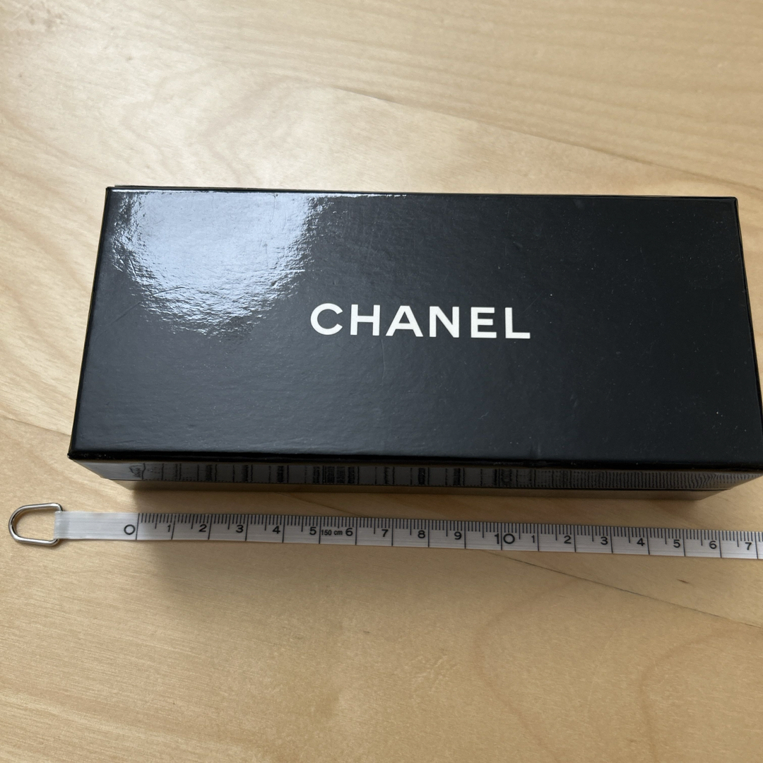 CHANEL(シャネル)のCHANEL サングラス用　化粧箱　旧タイプ レディースのファッション小物(サングラス/メガネ)の商品写真