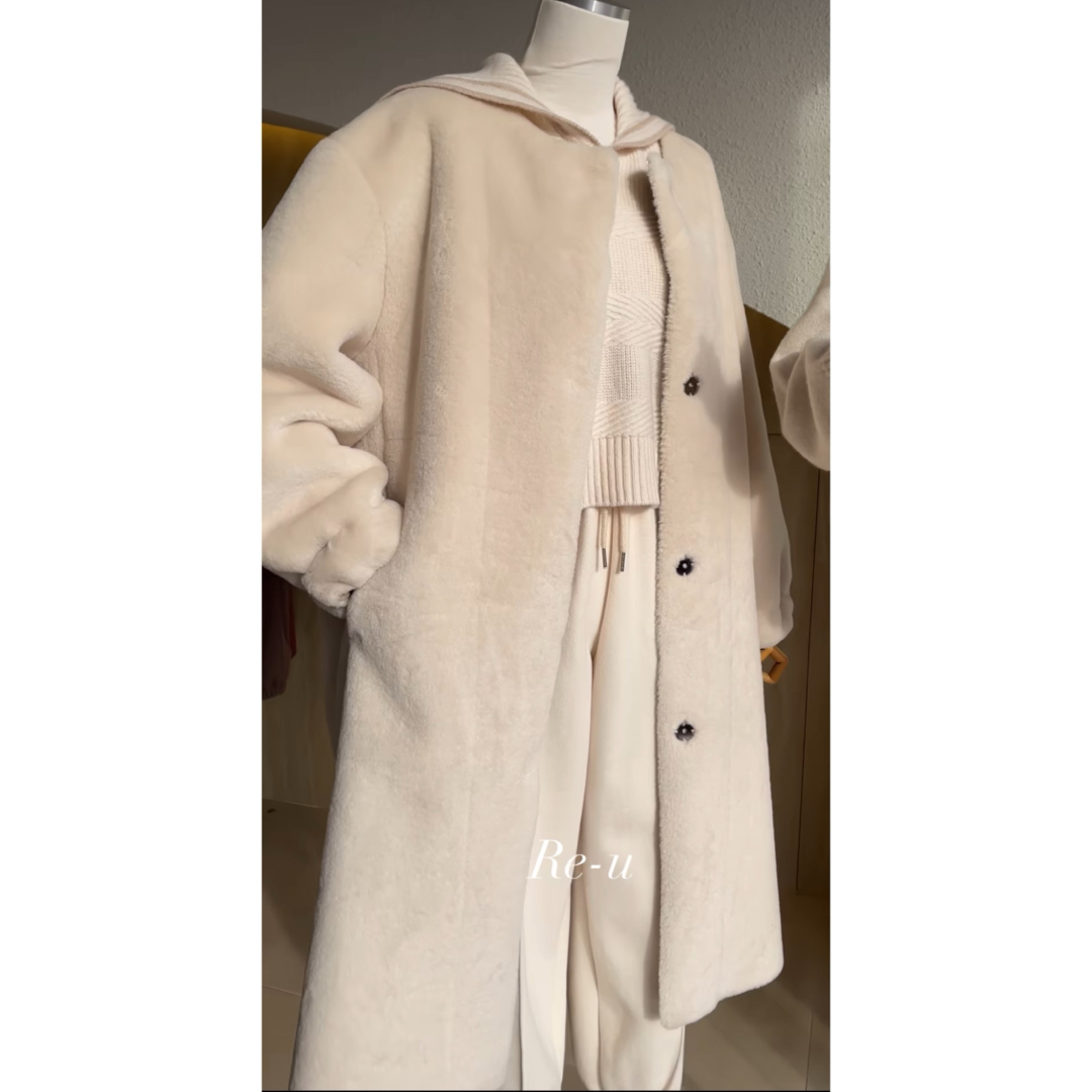 韓国　ファーコート　ボアコート　ホワイト レディースのジャケット/アウター(毛皮/ファーコート)の商品写真