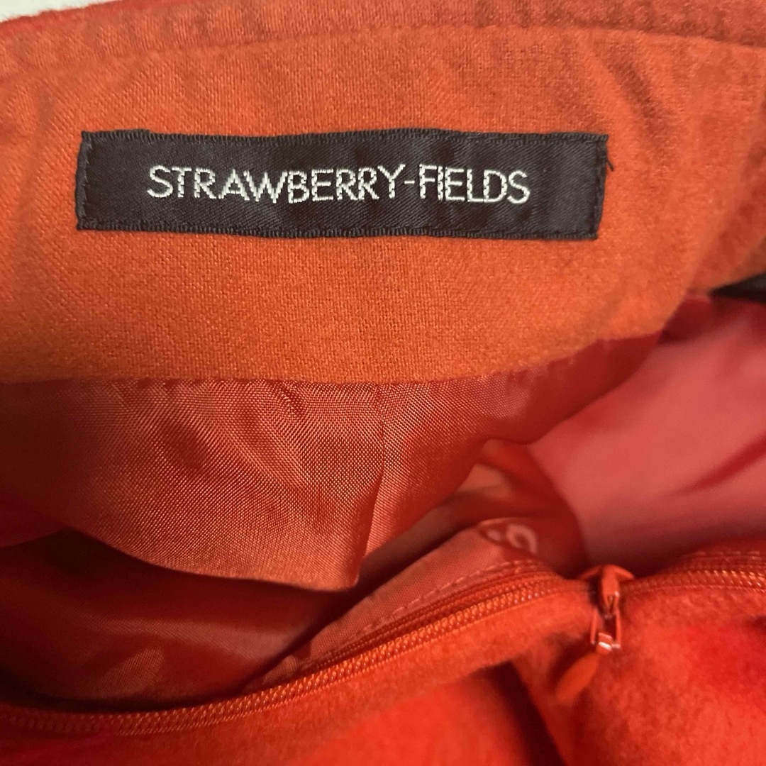 STRAWBERRY-FIELDS(ストロベリーフィールズ)の新品　定価13000円　ストロベリーフィールズ　レトロ風スカート レディースのスカート(ひざ丈スカート)の商品写真