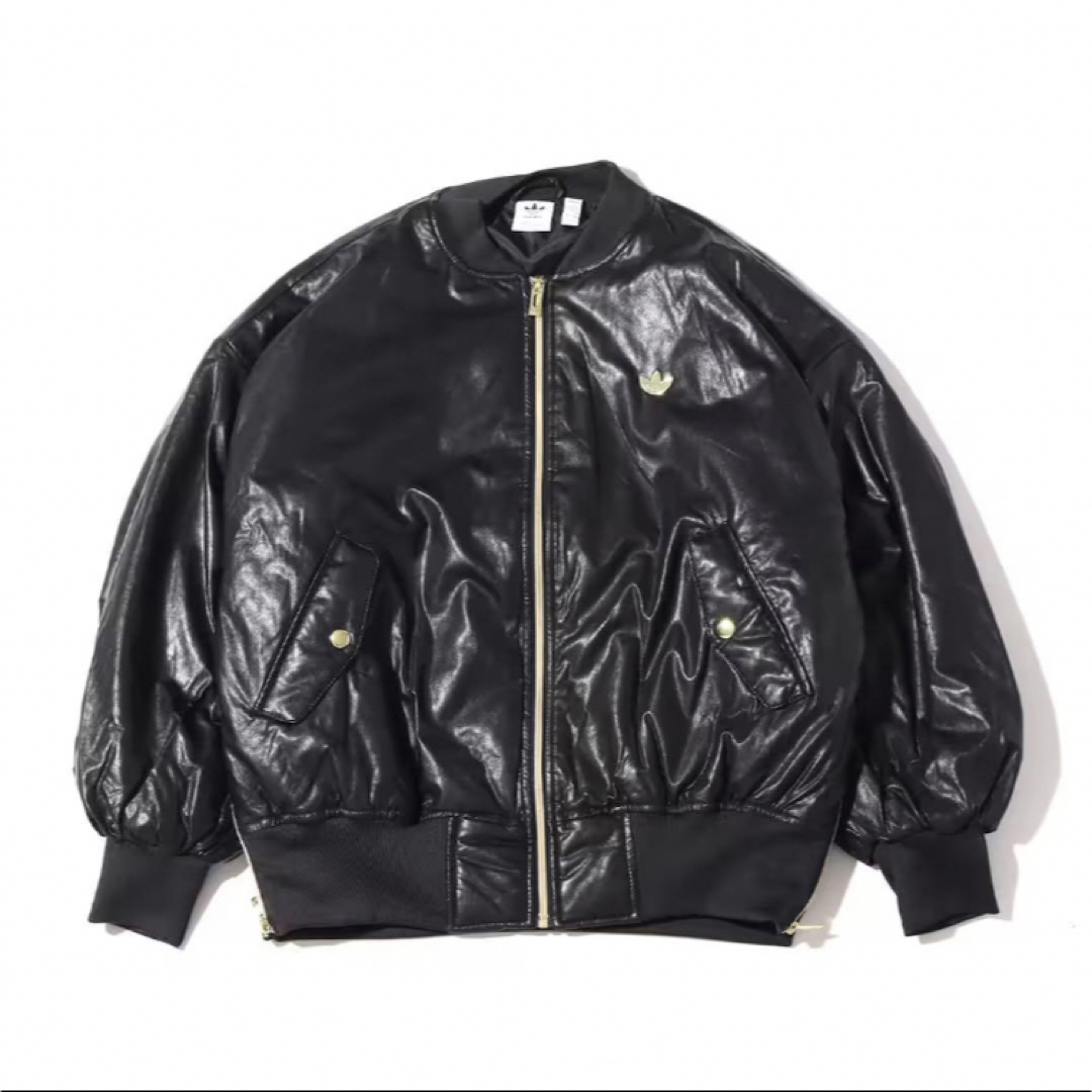 adidas(アディダス)の【新品】adidas BOMBER JACKET BLACK 仲里依紗　re. メンズのジャケット/アウター(スタジャン)の商品写真