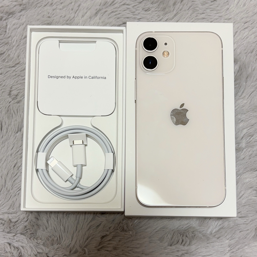 Apple(アップル)のiPhone12 mini 64GB ホワイト スマホ/家電/カメラのスマートフォン/携帯電話(スマートフォン本体)の商品写真