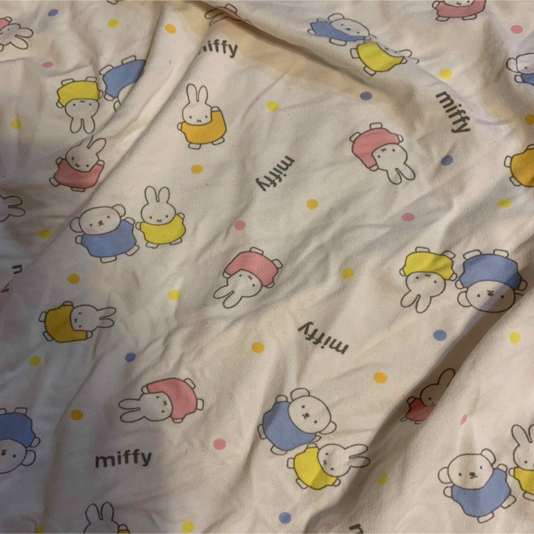 miffy(ミッフィー)の⭐︎新品　ミッフィー柄　授乳ケープ キッズ/ベビー/マタニティの授乳/お食事用品(その他)の商品写真