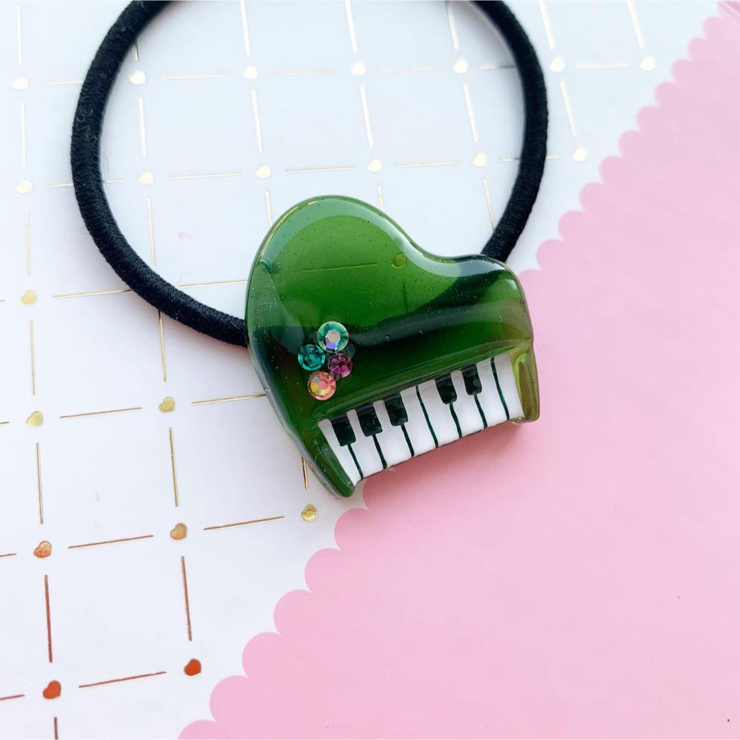 【596･597･560】深紫、緑、ブラッピアノヘアゴム ハンドメイドのアクセサリー(ヘアアクセサリー)の商品写真