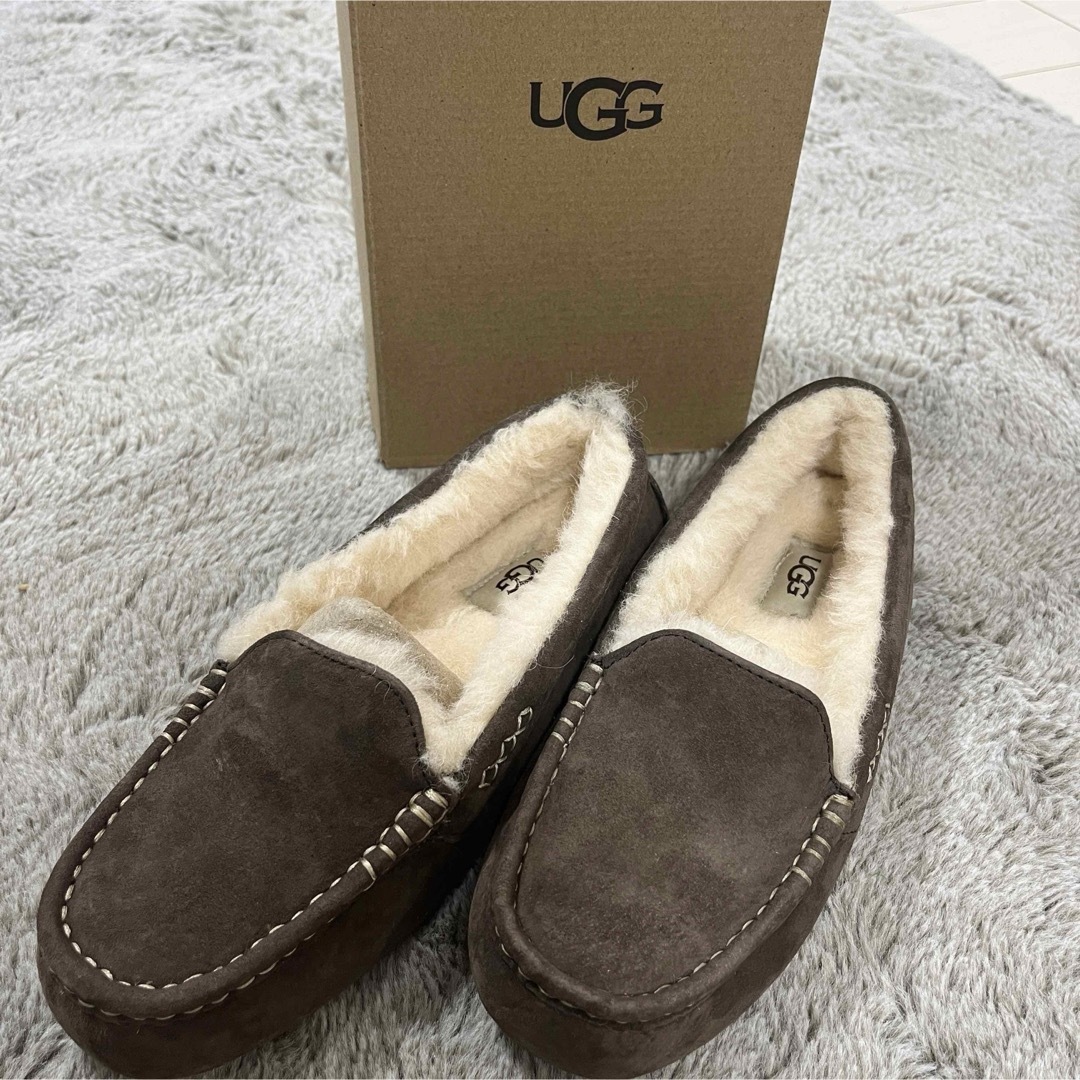 UGG(アグ)の新品UGGアンスレー チョコレート25センチ　USA8 レディースの靴/シューズ(スリッポン/モカシン)の商品写真