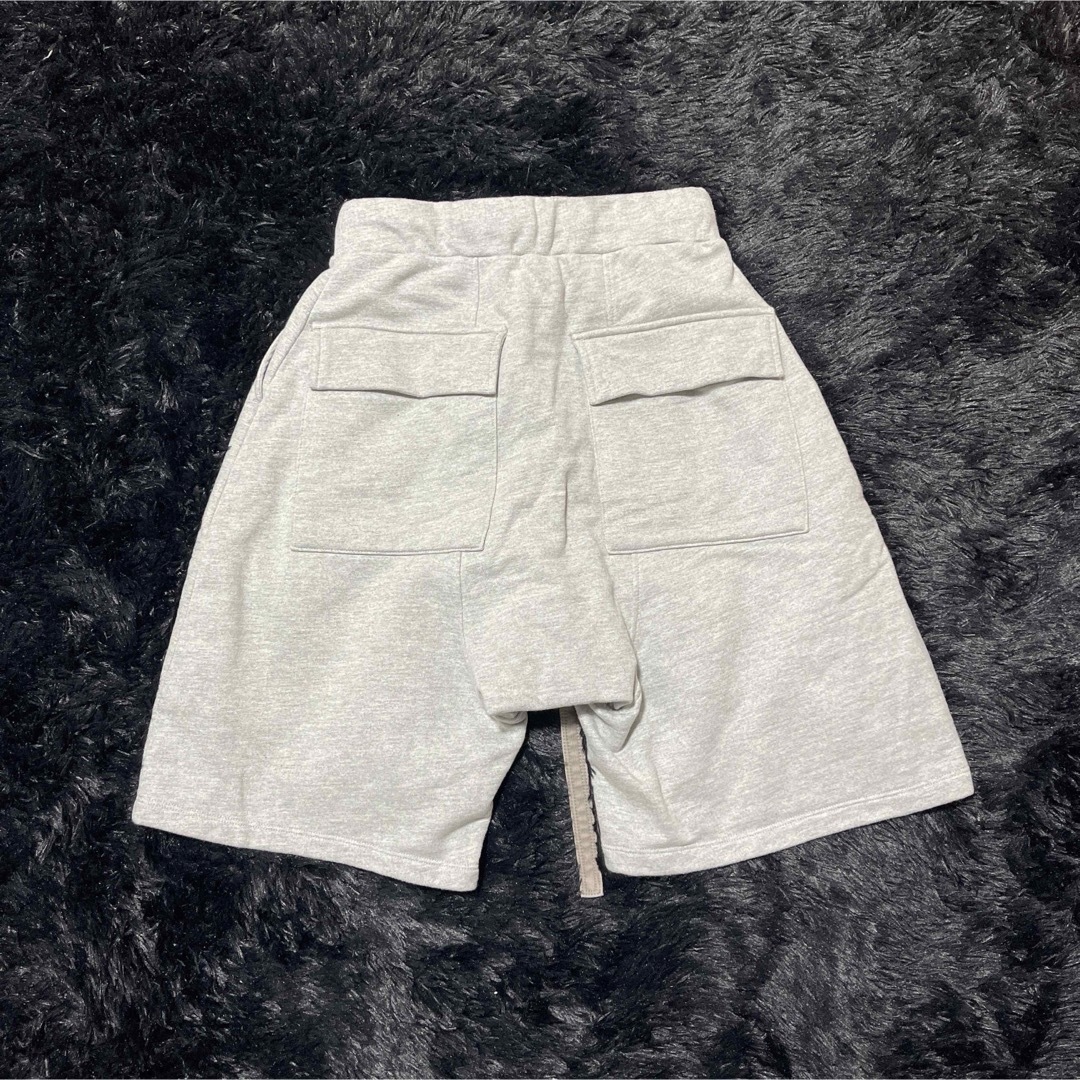 FEAR OF GOD(フィアオブゴッド)のfear of god 6th shorts メンズのパンツ(ショートパンツ)の商品写真