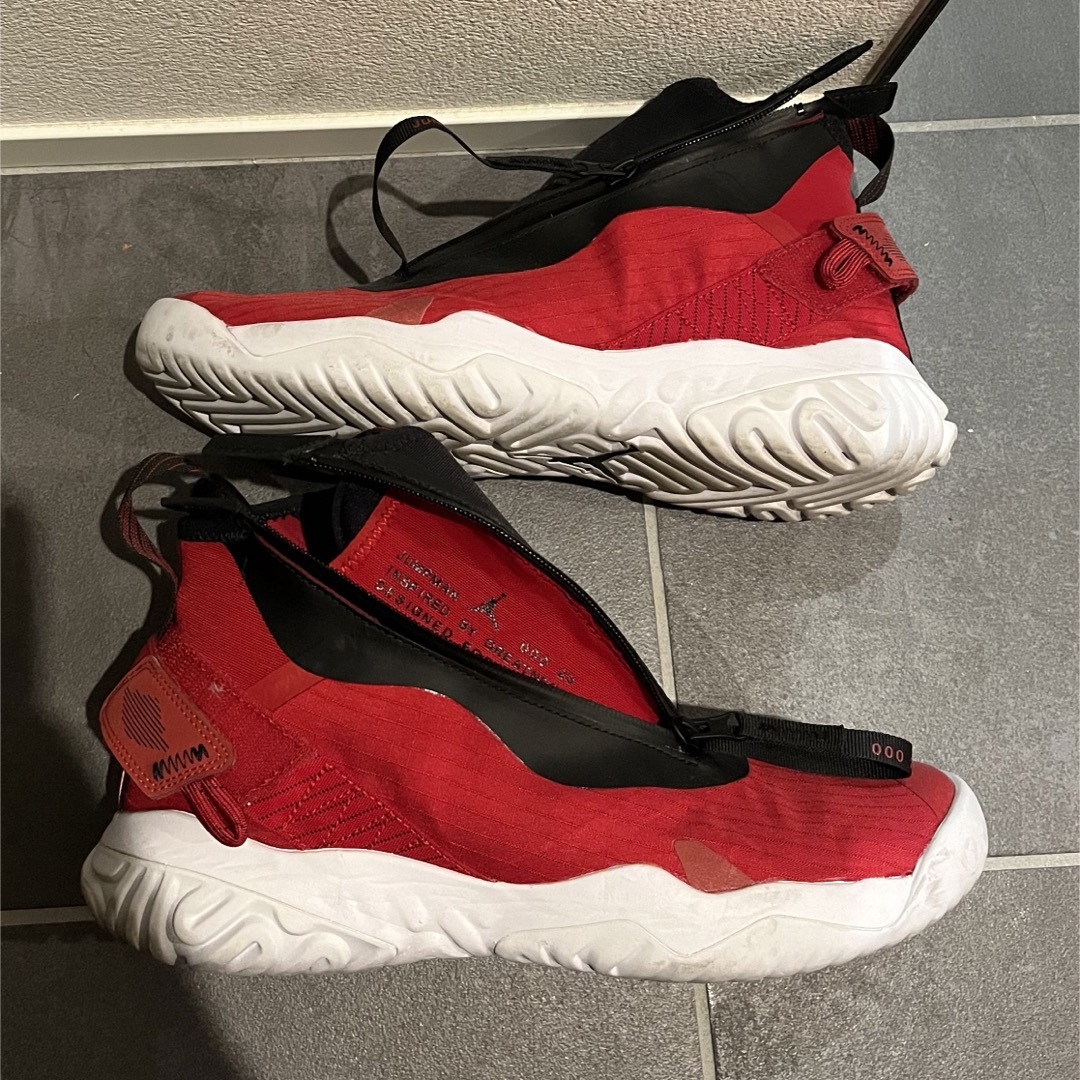 NIKE(ナイキ)のNIKE JORDAN PROTO-REACT Z GYM RED メンズの靴/シューズ(スニーカー)の商品写真