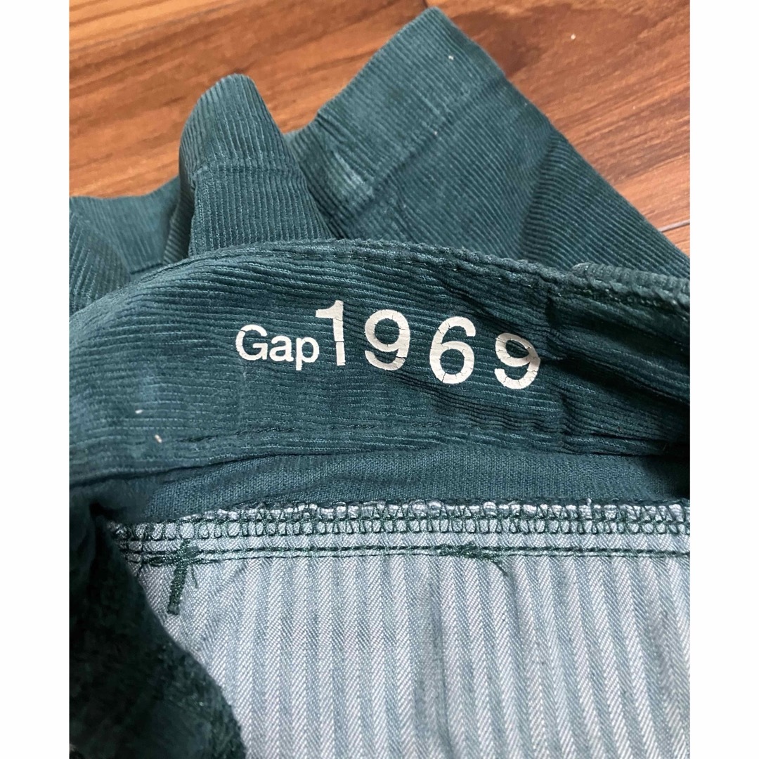 GAP(ギャップ)のGAP コーデュロイ ショートパンツ タック グリーン 緑 1サイズ 1969 レディースのパンツ(ショートパンツ)の商品写真