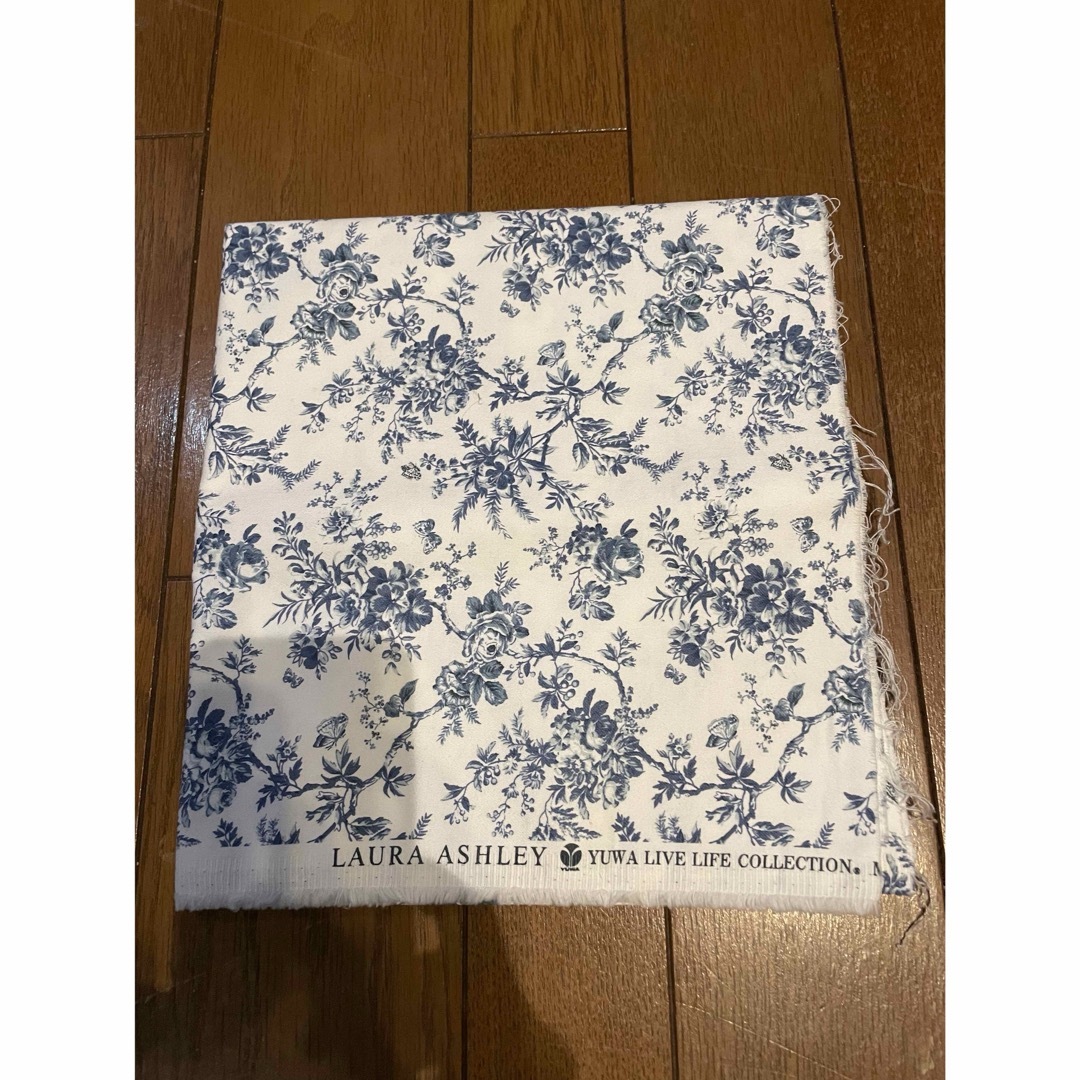 LAURA ASHLEY(ローラアシュレイ)の【生地15】ローラアシュレイ  110x1m ハンドメイドの素材/材料(生地/糸)の商品写真