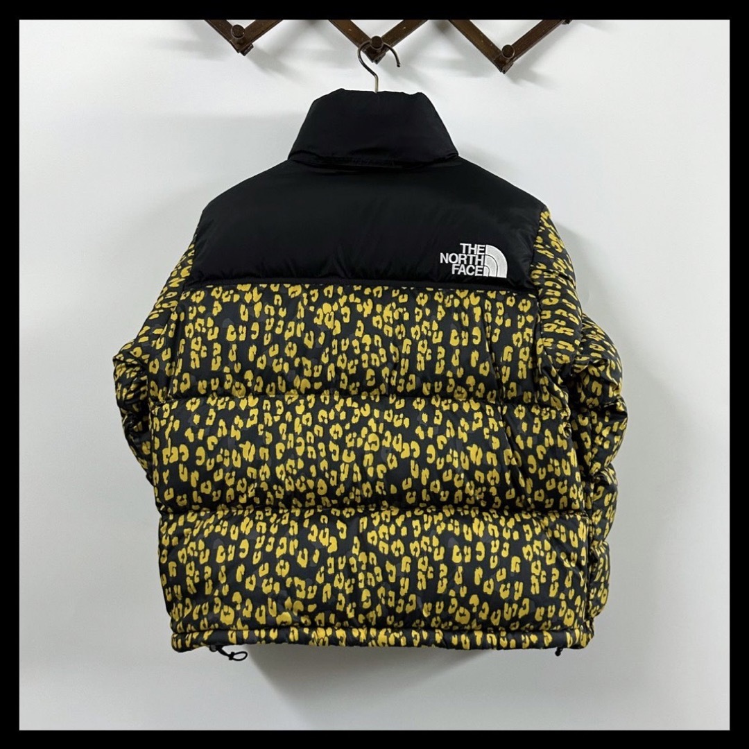 THE NORTH FACE(ザノースフェイス)のTHE NORTH FACE ノースフェイス ブレイブ ダウンジャケット 豹柄 レディースのジャケット/アウター(ダウンジャケット)の商品写真