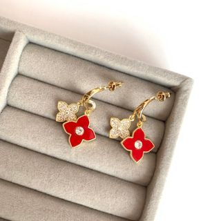 CZダイヤ　ダブルフラワーフープピアス　レッド(ピアス)