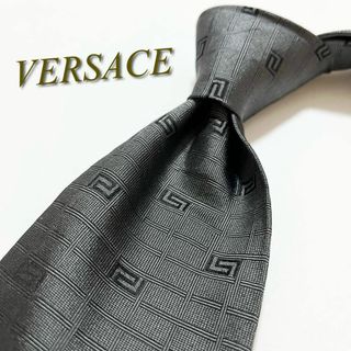 ヴェルサーチ(VERSACE)の【美品】ヴェルサーチ ネクタイ グリーク柄 シルク バロッコ イタリア製 グレー(ネクタイ)