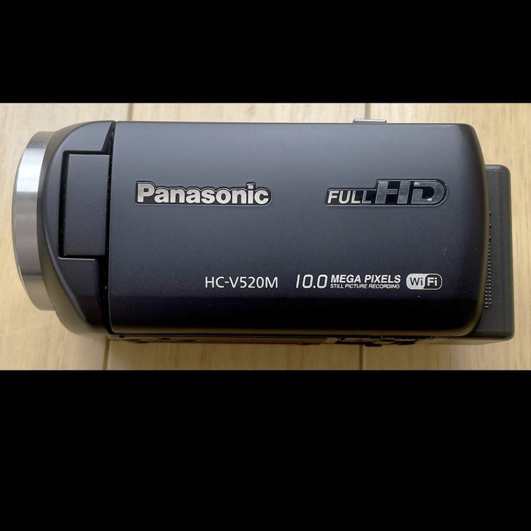 Panasonic(パナソニック)の【処分品】パナソニック ビデオカメラ HC-V520M + 三脚 【ジャンク品】 スマホ/家電/カメラのカメラ(ビデオカメラ)の商品写真