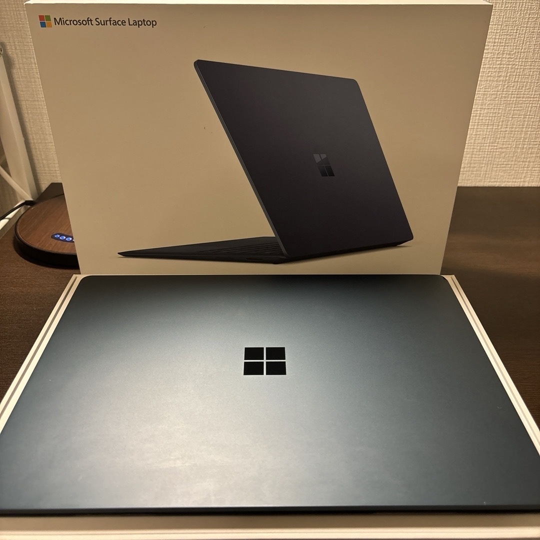 Microsoft(マイクロソフト)のSurface Laptop 256gb corei5 8gb コバルトブルー スマホ/家電/カメラのPC/タブレット(ノートPC)の商品写真
