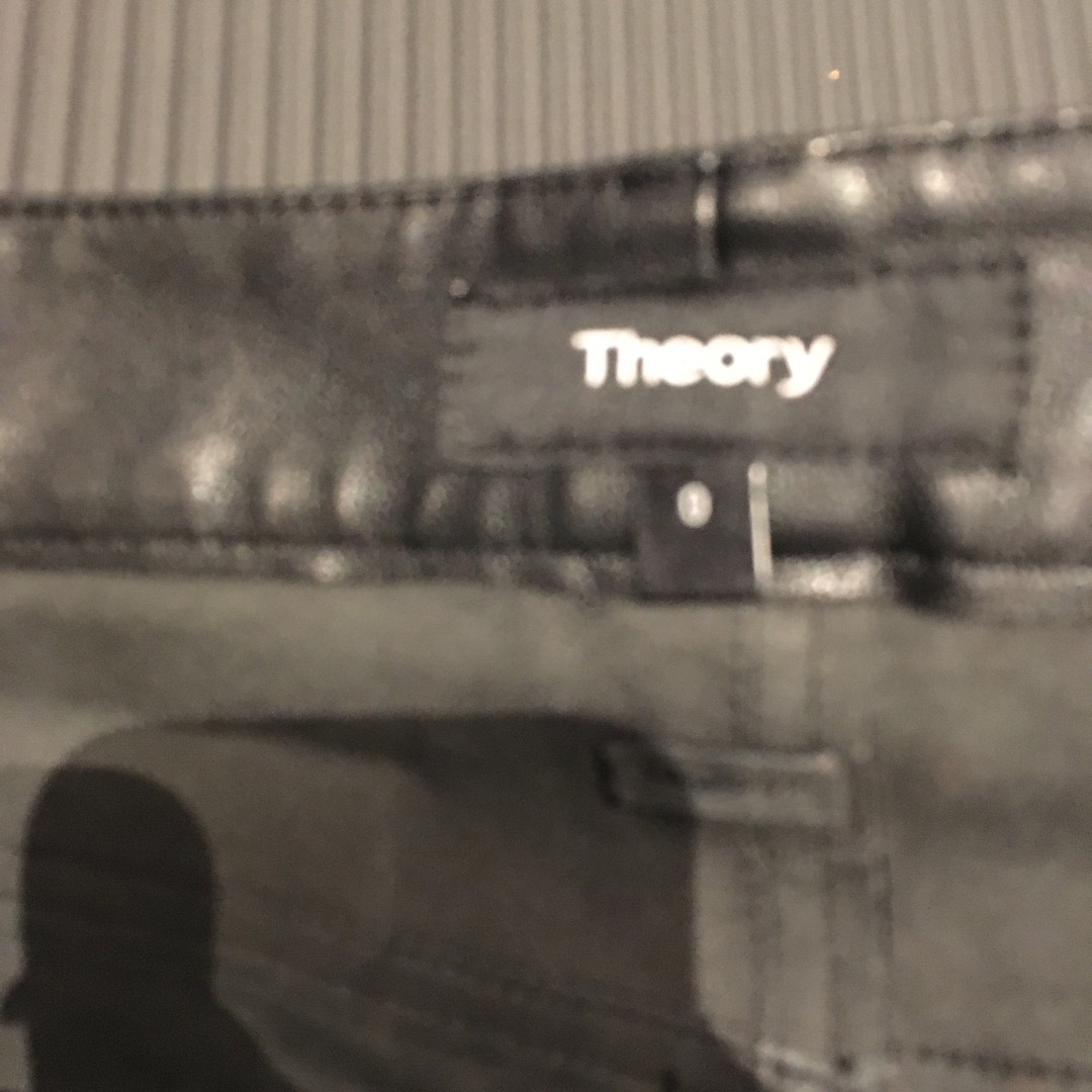 theory(セオリー)の⭐️Theory レザーパンツ　黒 レディースのパンツ(その他)の商品写真