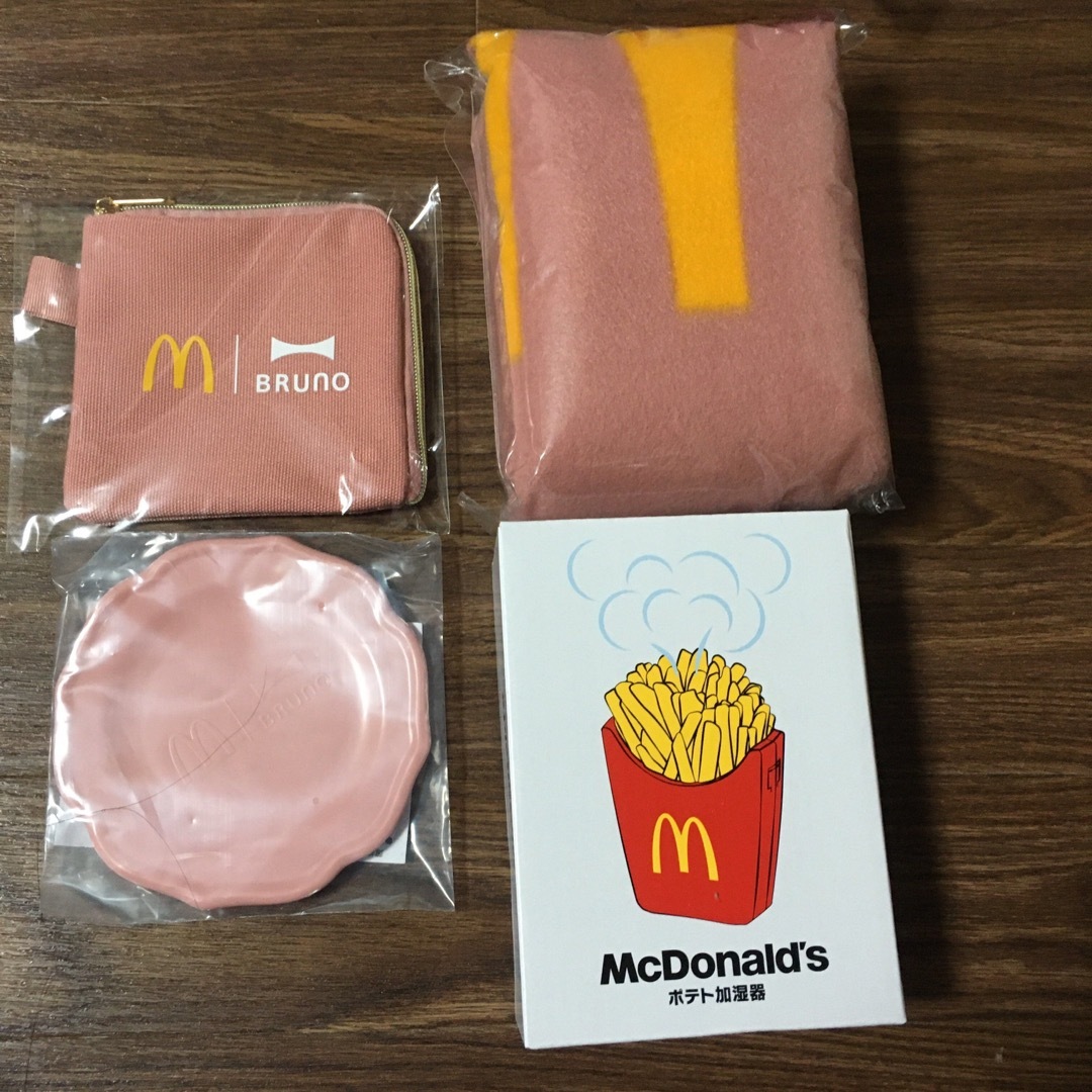 マクドナルド　福袋　まとめて エンタメ/ホビーのコレクション(ノベルティグッズ)の商品写真