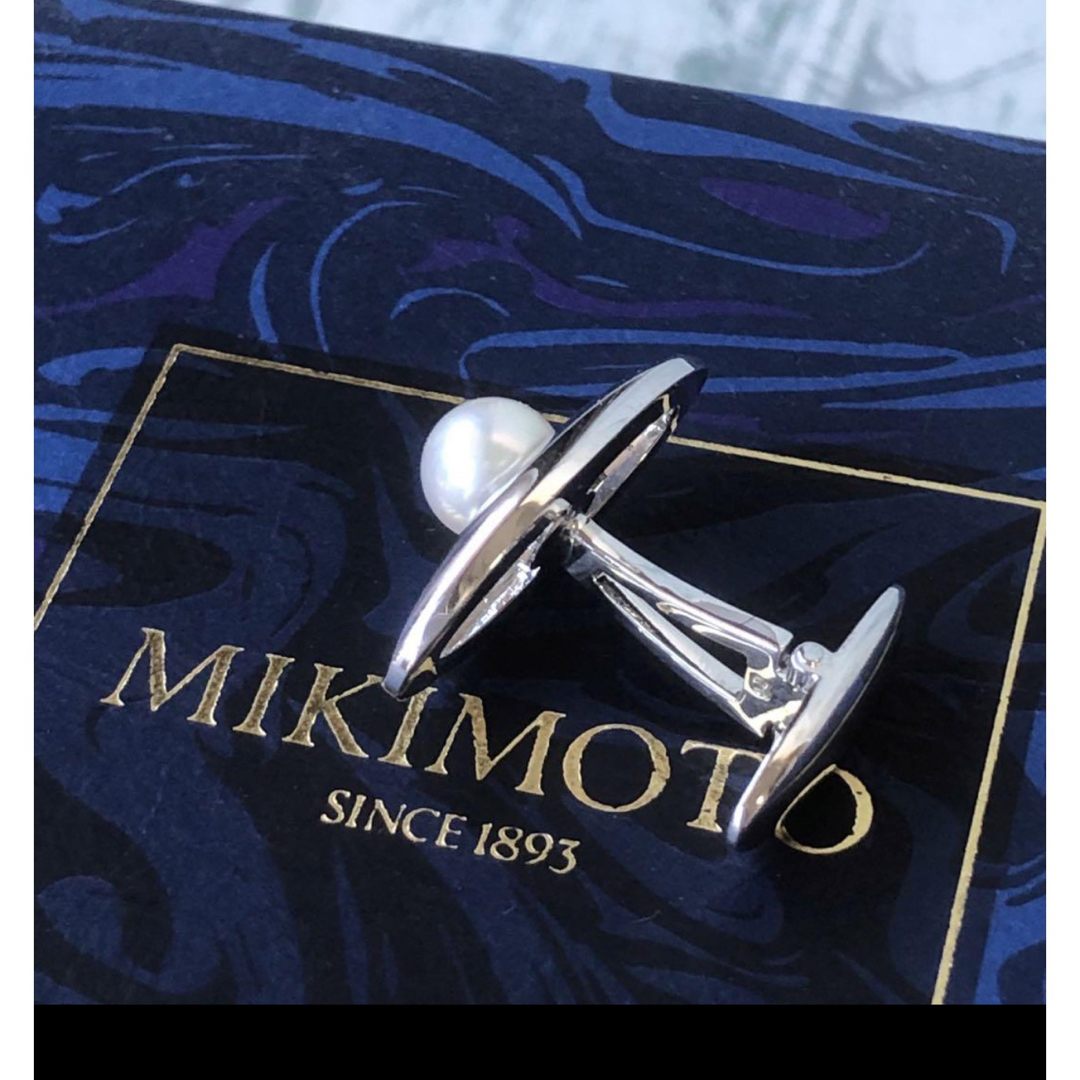 MIKIMOTO(ミキモト)の美品　ミキモトカフスリンクス　アコヤ  本真珠　6.5mm シルバー メンズのファッション小物(カフリンクス)の商品写真