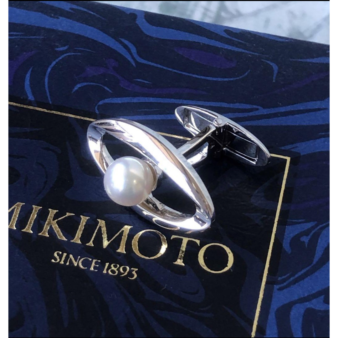 MIKIMOTO(ミキモト)の美品　ミキモトカフスリンクス　アコヤ  本真珠　6.5mm シルバー メンズのファッション小物(カフリンクス)の商品写真