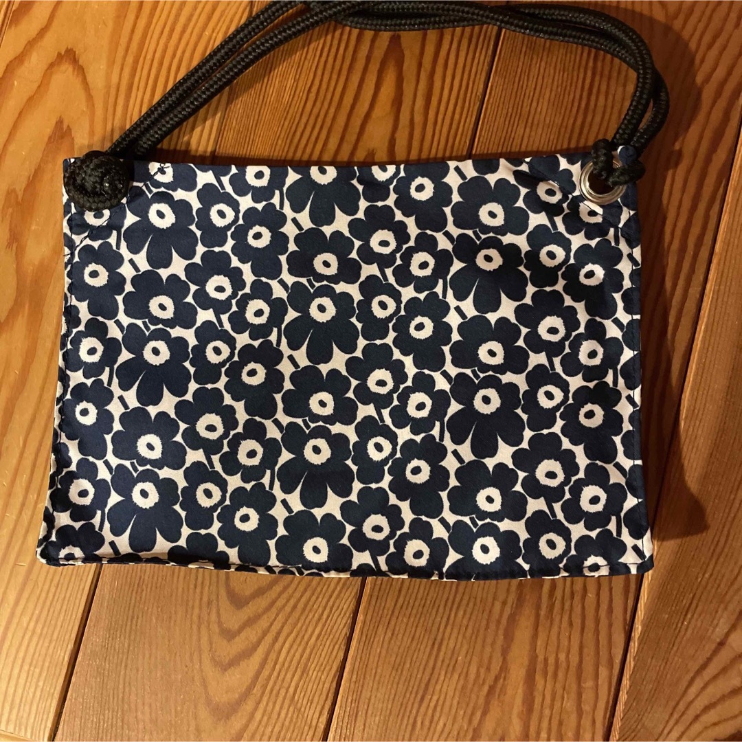 marimekko(マリメッコ)の＊SAKI様専用＊マリメッコ  ショルダーサコッシュトラベルバッグ レディースのバッグ(ショルダーバッグ)の商品写真