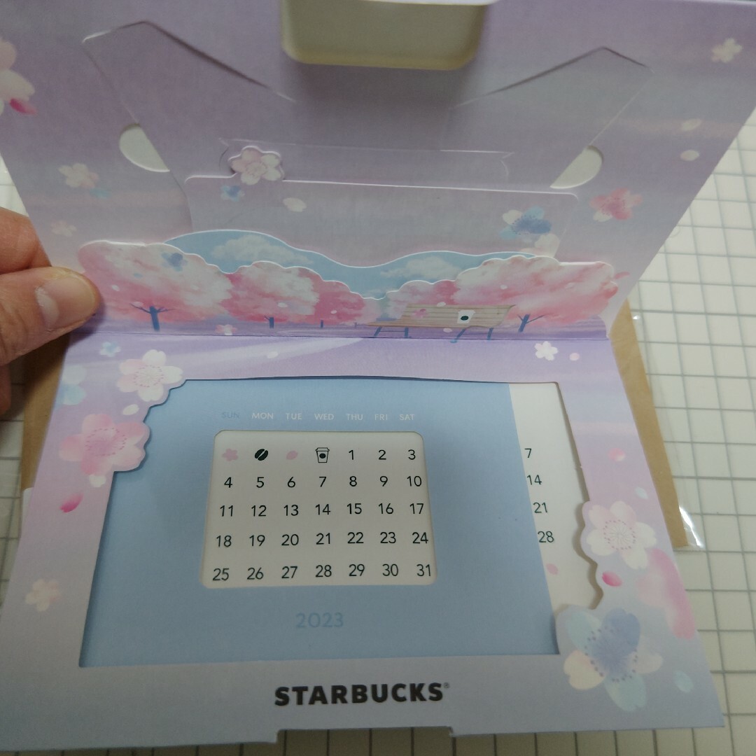 Starbucks Coffee(スターバックスコーヒー)の【カードなし】スターバックス 桜2023 ギフトカード カレンダー ハンドメイドの文具/ステーショナリー(カード/レター/ラッピング)の商品写真