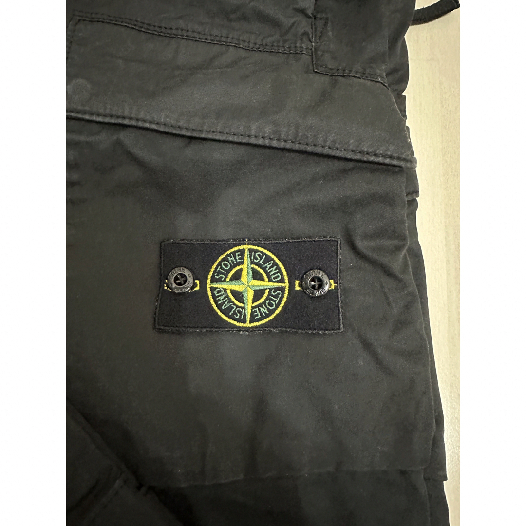 STONE ISLAND(ストーンアイランド)のstone island カーゴパンツ　32インチ　ブラック メンズのパンツ(ワークパンツ/カーゴパンツ)の商品写真