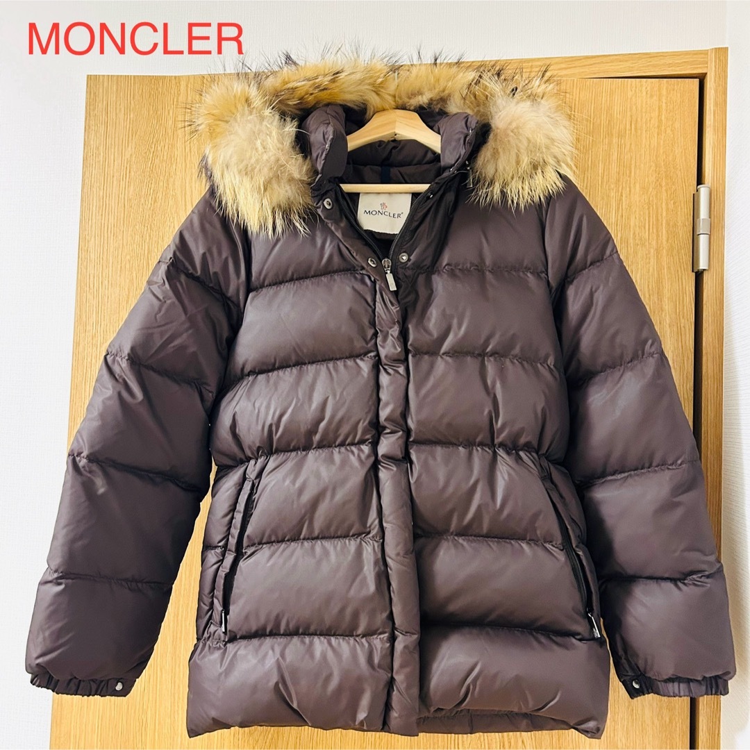 レディースMONCLER モンクレール　ダウン　ダウンジャケット　ダウンコート　ファー