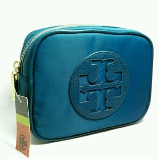 トリーバーチ(Tory Burch)の【スズラン様専用】【新品】トリーバーチ　ポーチ　ブルー　大きめ(ポーチ)