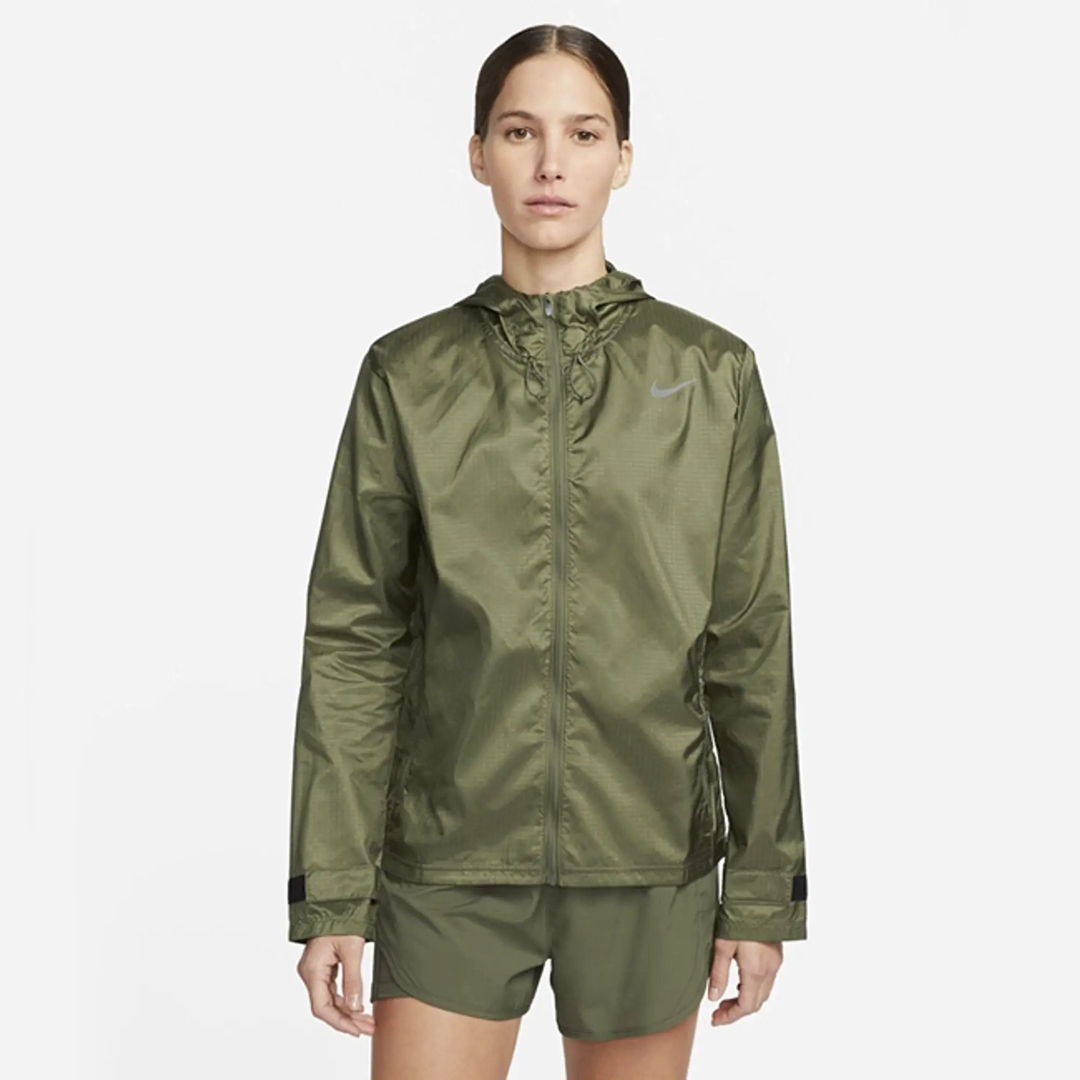 NIKE - M《新品》NIKE ESSENTIAL JACKET ナイロンパーカー NIKE - M《新品》NIKE ESSENTIAL JACKET ナイロンパーカー