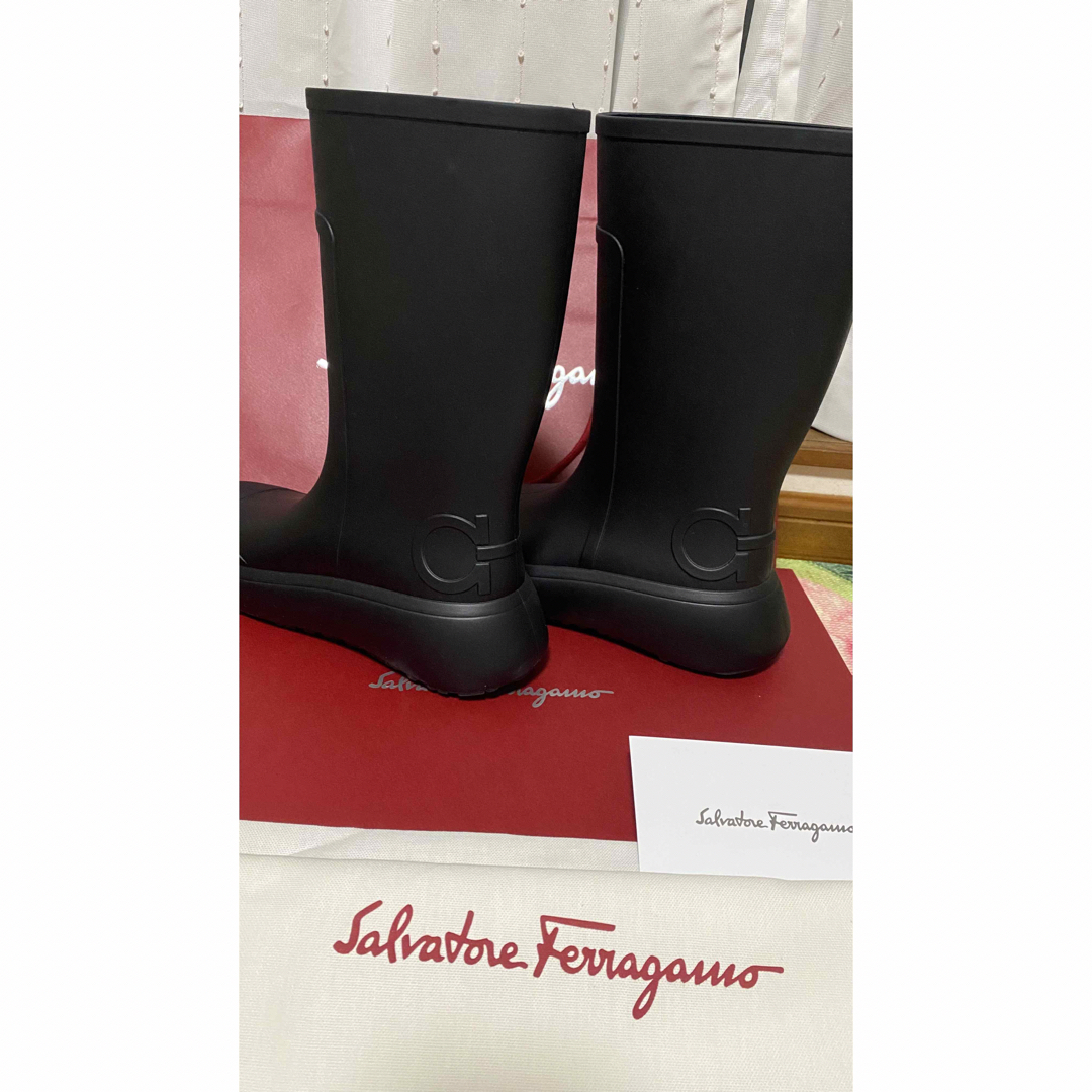 Salvatore Ferragamo(サルヴァトーレフェラガモ)のフェラガモ　レインブーツ　25.５ レディースの靴/シューズ(レインブーツ/長靴)の商品写真