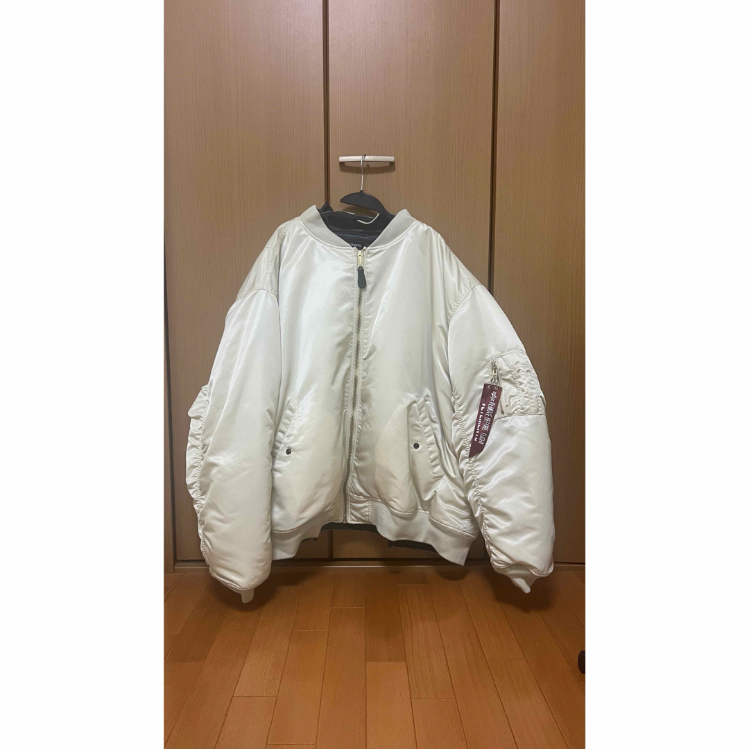 VETEMENTS(ヴェトモン)のVETEMENTS×Alpha Reversible Bomber Jacket メンズのジャケット/アウター(ダウンジャケット)の商品写真