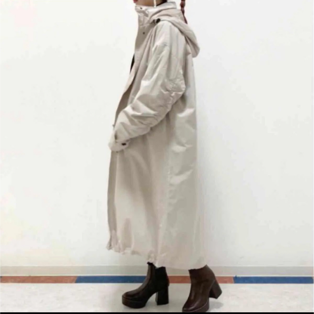 JEANASIS(ジーナシス)のジーナシス スタンドロングマンパ  ベージュ レディースのジャケット/アウター(ブルゾン)の商品写真