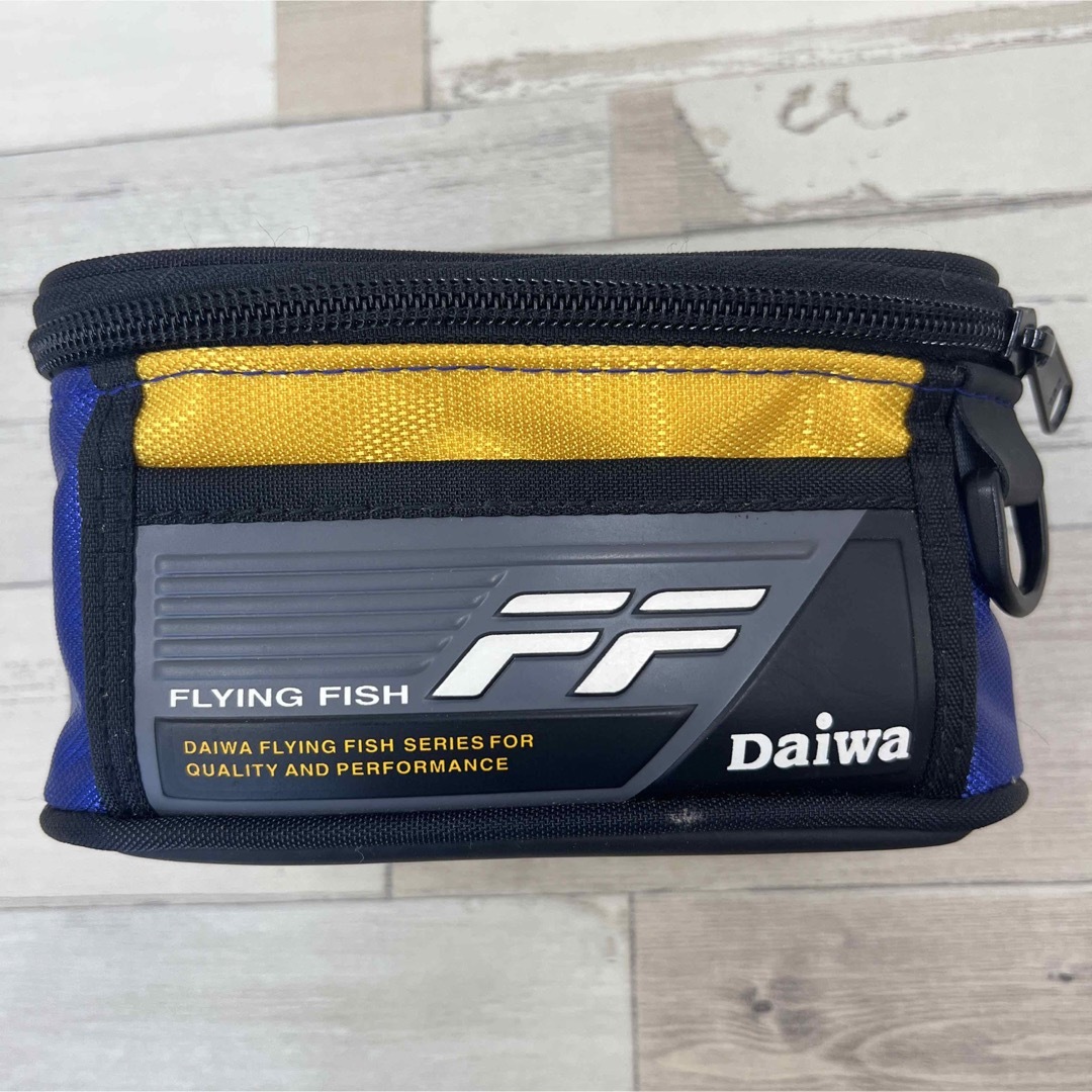 DAIWA(ダイワ)のDaiwa   FLYING FISH  ベルトポーチ　2セット   スポーツ/アウトドアのフィッシング(その他)の商品写真