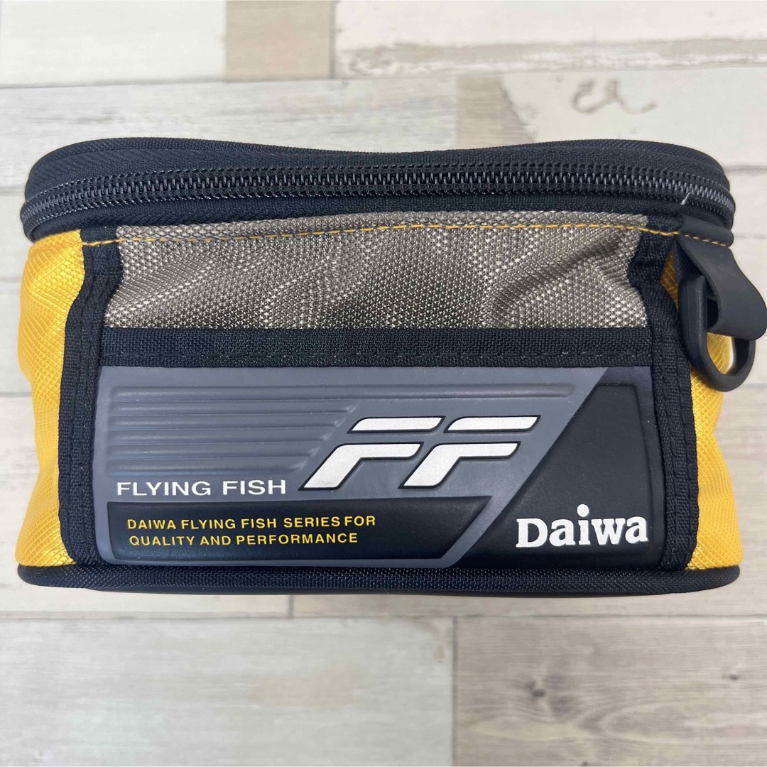 DAIWA(ダイワ)のDaiwa   FLYING FISH  ベルトポーチ　2セット   スポーツ/アウトドアのフィッシング(その他)の商品写真