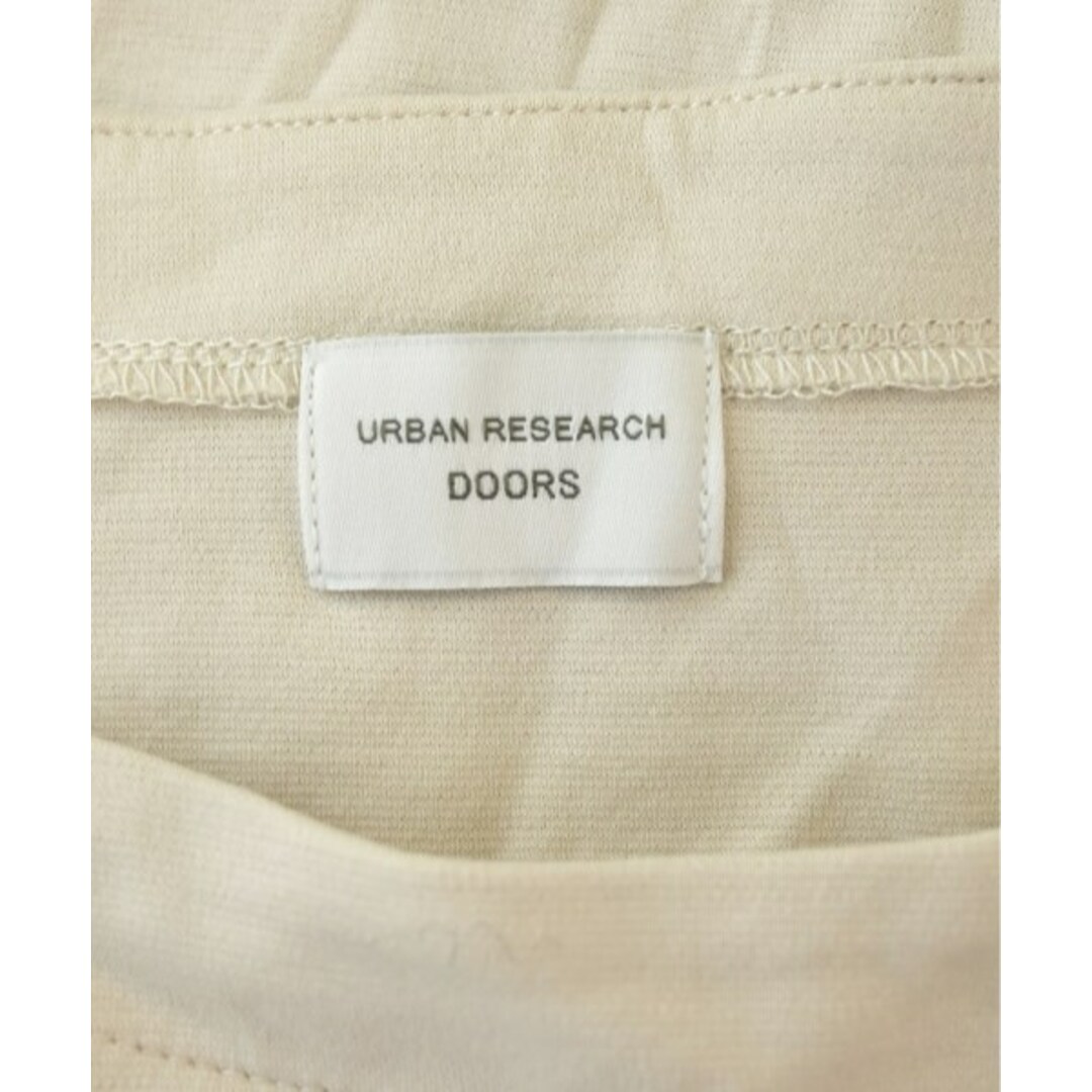 URBAN RESEARCH DOORS(アーバンリサーチドアーズ)のURBAN RESEARCH DOORS Tシャツ・カットソー M ベージュ系 【古着】【中古】 レディースのトップス(カットソー(半袖/袖なし))の商品写真