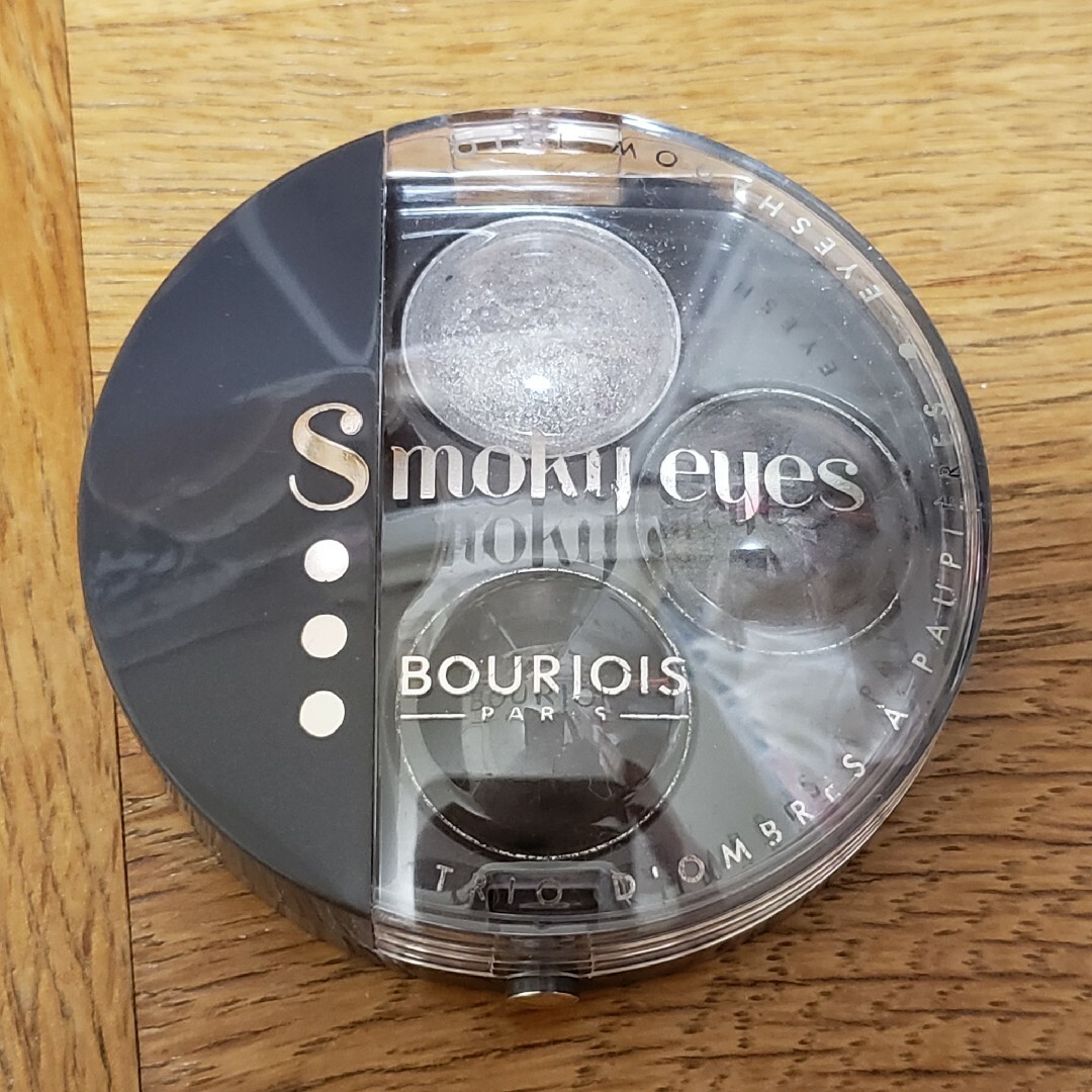 bourjois(ブルジョワ)のブルジョワ スモーキーアイズ 01 アイシャドウパレット コスメ/美容のベースメイク/化粧品(アイシャドウ)の商品写真