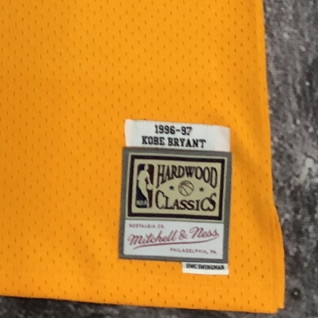 MITCHELL & NESS(ミッチェルアンドネス)のNBA コービーブライアント レイカーズジャージユニフォームL/ジョーダン渡邊 スポーツ/アウトドアのスポーツ/アウトドア その他(バスケットボール)の商品写真