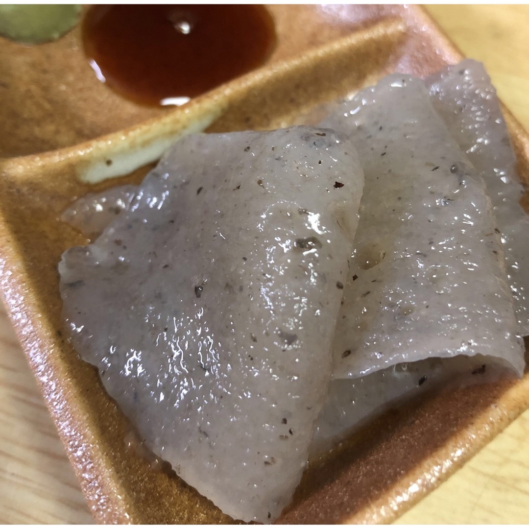 1/7製造　生芋手造りこんにゃく　訳あり700g   食品/飲料/酒の加工食品(その他)の商品写真