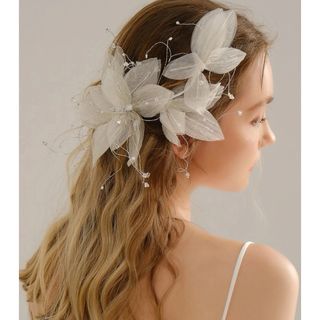 シーイン(SHEIN)の美しい 結婚式 付き 飾り用 ディテール ブライダルヘッドバンド(バレッタ/ヘアクリップ)