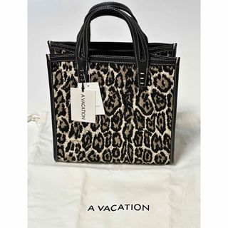 アヴァケーション(A VACATION)の【新品】A VACATION BOX LEO バッグ レオパード ハンドバッグ(ハンドバッグ)