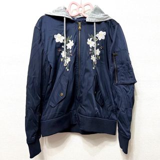 花刺繍 フードブルゾン MA1 MA-1 スタジャン ジャケット 未使用品(ブルゾン)