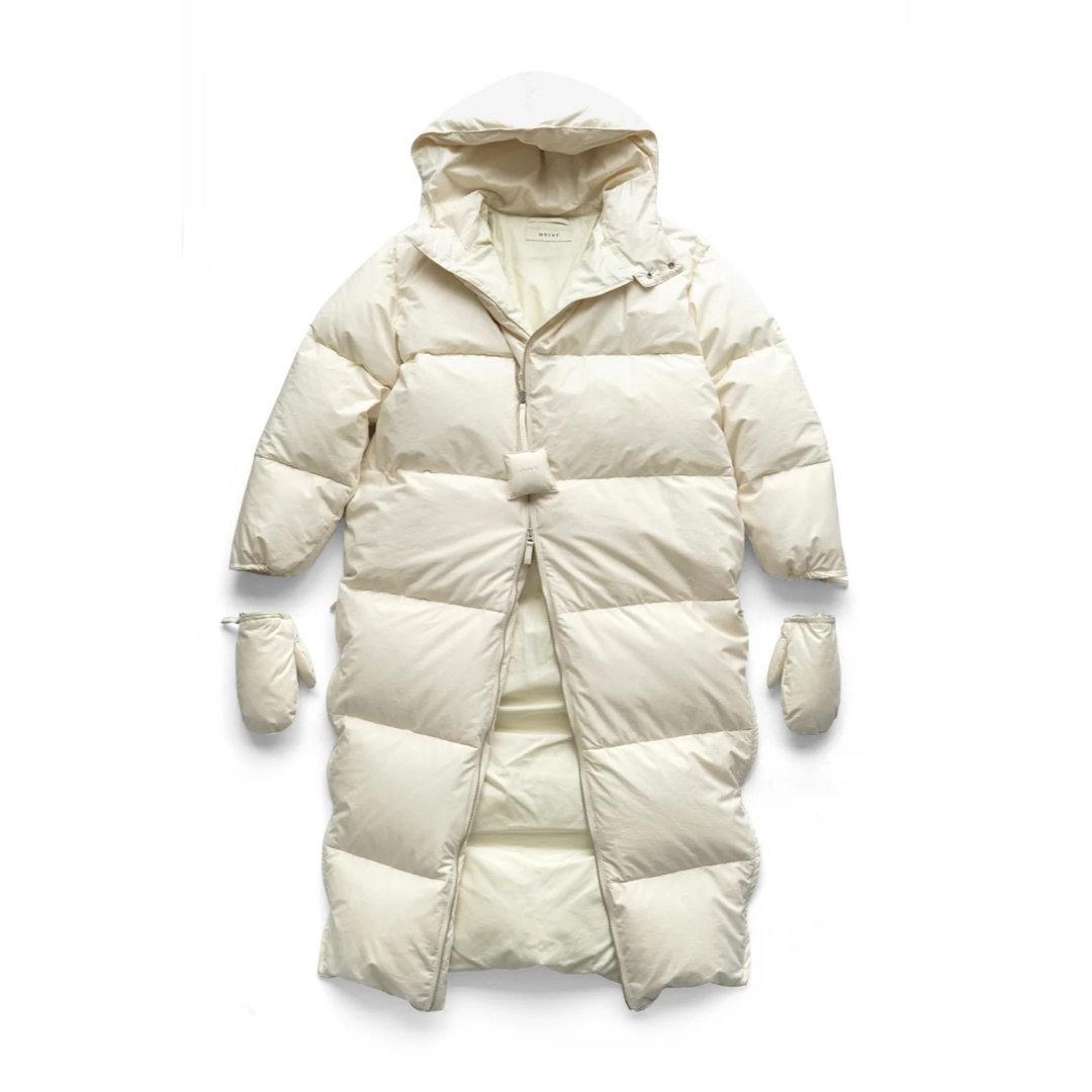 UNITED ARROWS(ユナイテッドアローズ)のWRYHTライト☆COCOON DOWN COAT ダウンコート  アイボリー レディースのジャケット/アウター(ダウンコート)の商品写真