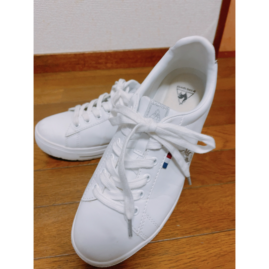 le coq sportif(ルコックスポルティフ)のルコックス　白　23.5cm    スニーカー レディースの靴/シューズ(スニーカー)の商品写真