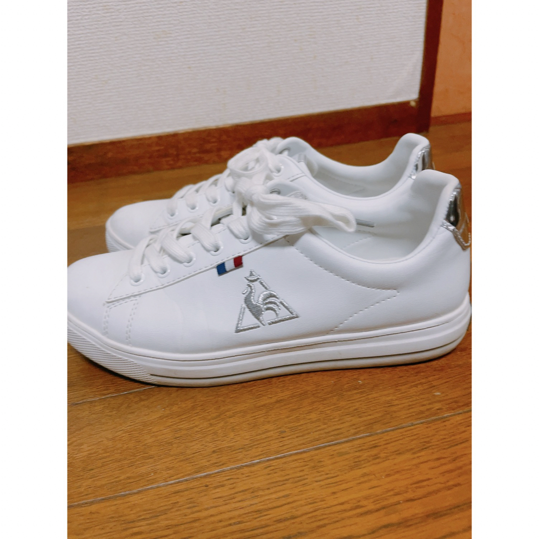 le coq sportif(ルコックスポルティフ)のルコックス　白　23.5cm    スニーカー レディースの靴/シューズ(スニーカー)の商品写真