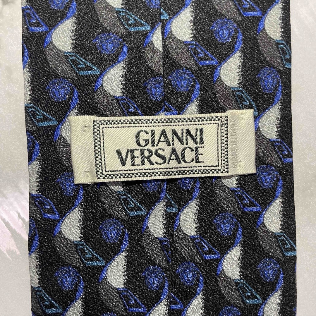 Gianni Versace(ジャンニヴェルサーチ)の 【荒波風メデューサ柄】ジャンニヴェルサーチネクタイ   VERSACE メンズのファッション小物(ネクタイ)の商品写真