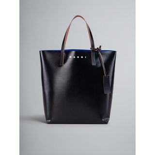 マルニ(Marni)のmarni ブラック＆ブルー TRIBECAショッピング　pvc トートバッグ(トートバッグ)