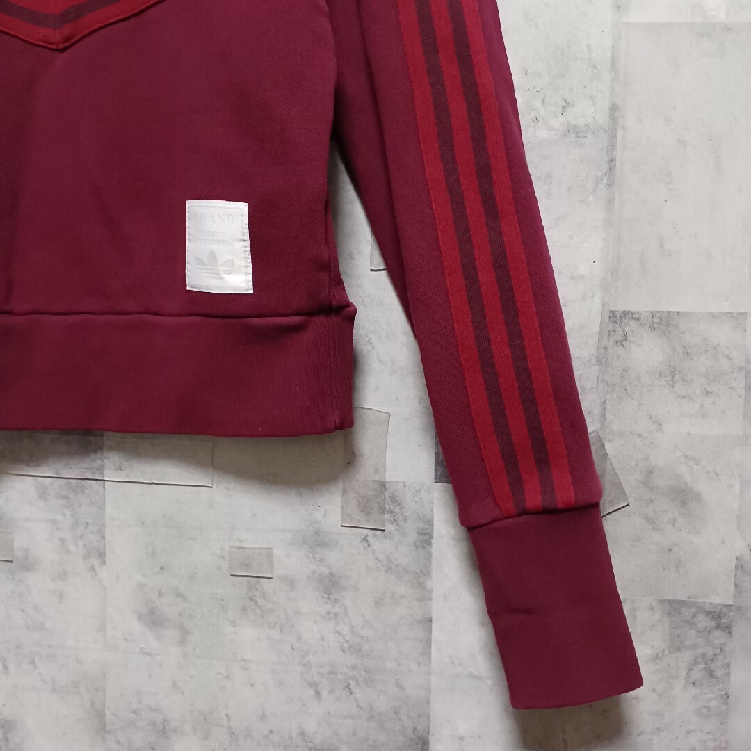 adidas(アディダス)のadidas アディダス レディース 希少デザイントレーナー エンジ XL レディースのトップス(トレーナー/スウェット)の商品写真