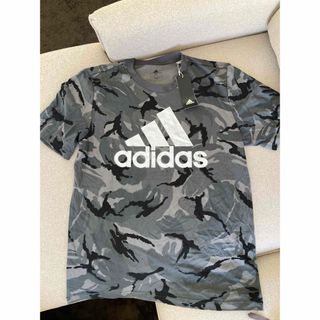 アディダス(adidas)のadidas tシャツ(Tシャツ/カットソー(半袖/袖なし))