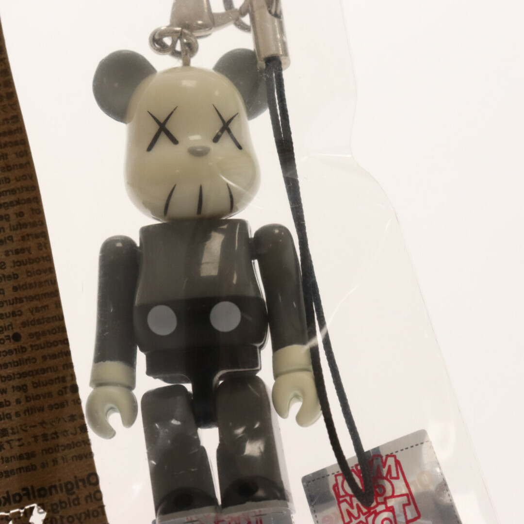 MEDICOM TOY(メディコムトイ)のMEDICOM TOY メディコムトイ BE@RBRICK 70% KAWS Original Fake ベアブリック カウズ オリジナルフェイク ストラップ キーホルダー フィギュア 人形 グレー エンタメ/ホビーのフィギュア(その他)の商品写真