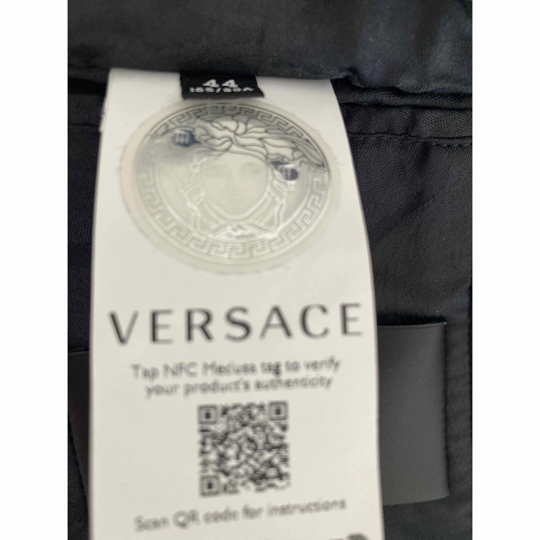 VERSACE(ヴェルサーチ)の【宮田様専用】VERSACE ウールコート【未使用に近い】 メンズのジャケット/アウター(ピーコート)の商品写真