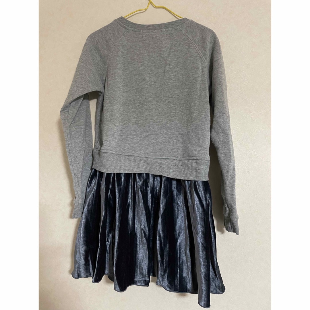 女の子　裏起毛トレーナー　130サイズ　美品 キッズ/ベビー/マタニティのキッズ服女の子用(90cm~)(Tシャツ/カットソー)の商品写真