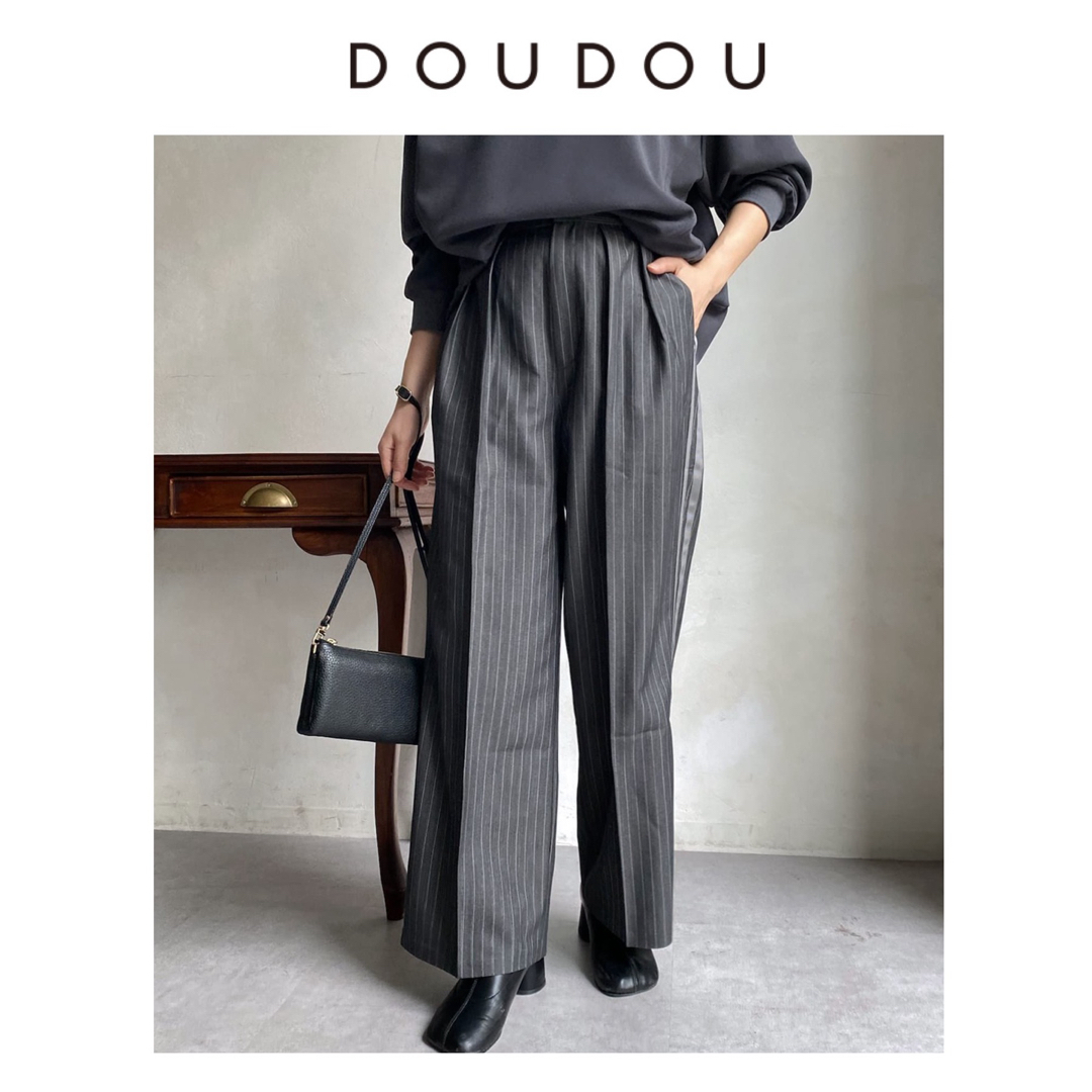 DouDou(ドゥドゥ)の新品　ドゥドゥ　ストライプダブルラインパンツ　グレー　36 レディースのパンツ(カジュアルパンツ)の商品写真